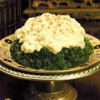 Chinese Steamed Broccoli with Crabmeat Sauce Appetizer