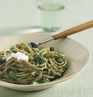 Spanish Whole-wheat Spaghetti with Herb-almond Pesto and Broccoli Dinner