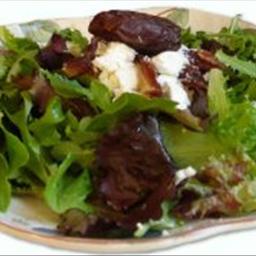 Australian Date Goat Cheese and Mesclun Salad Drink