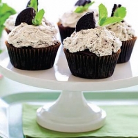 Australian Mint Cookies and Cream Cupcakes - Vegan Appetizer