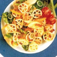 Italian Rotelle Spinach Salad with Mustard Vinaigrette Appetizer