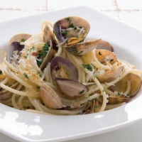 Italian Spaghetti with Clams Dinner