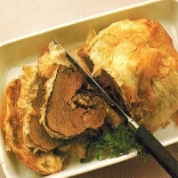 Fillet of Beef in Filo Pastry Stuffed with Pecans and Mushrooms recipe