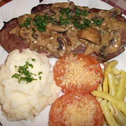 Australian Steak with Mushroom and Brandy Sauce Drink